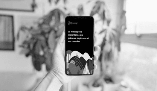 Photo en noir et blanc d'un téléphone avec Treebal